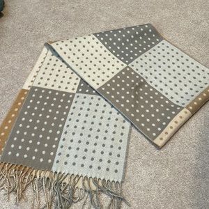 Adorable, camel and gray polkadot scarf cashmink